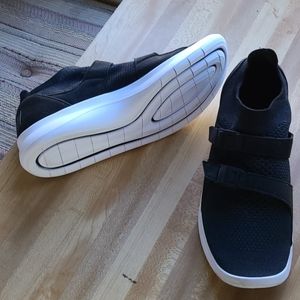 Nike Air Flyknit running shoes Size 11.5